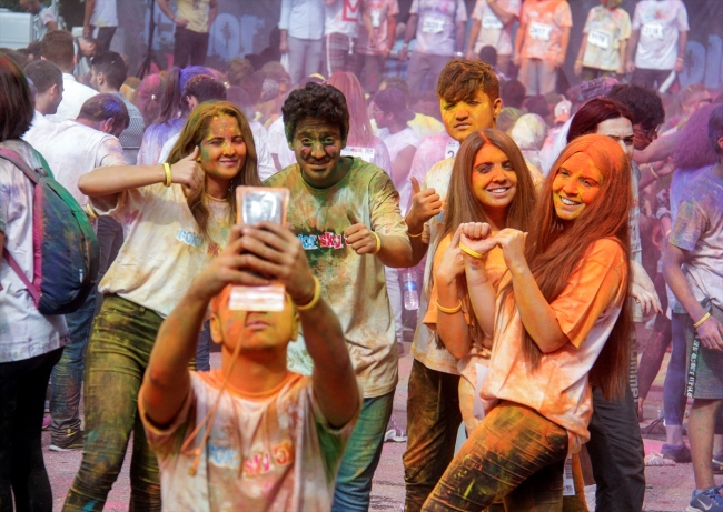 Bursa'da "renkli koşu" festivali